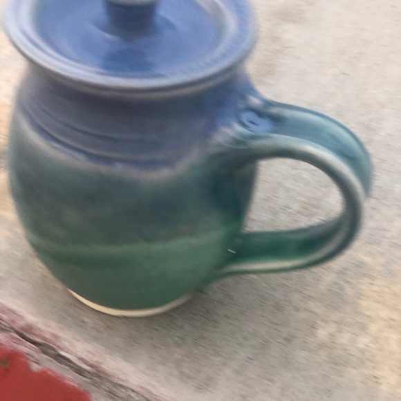Beautiful hand crafted studio pottery mug - Picture 3 of 7